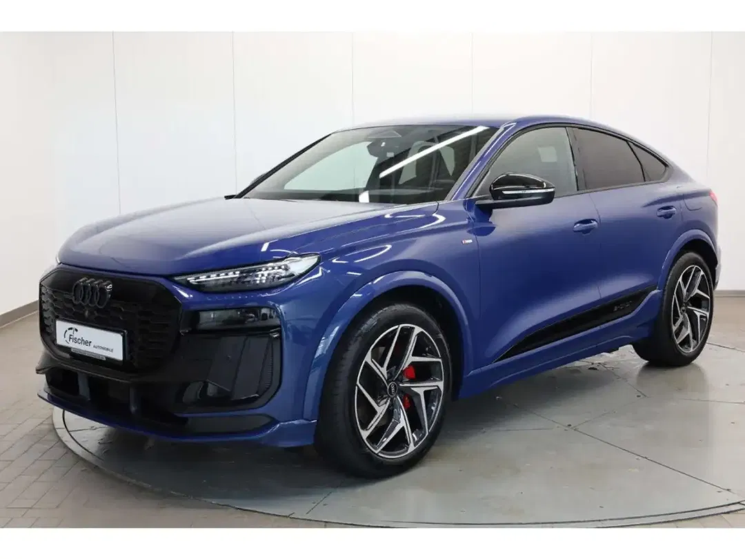 Audi Q6 e-tron - Thumbnail 1