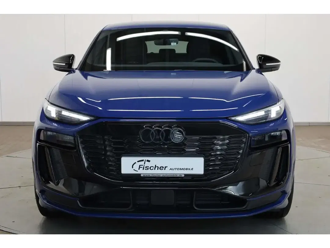 Audi Q6 e-tron - Thumbnail 2