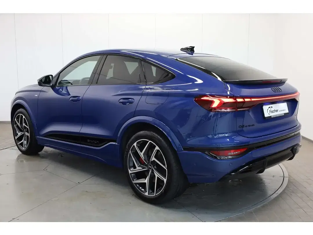 Audi Q6 e-tron - Thumbnail 3