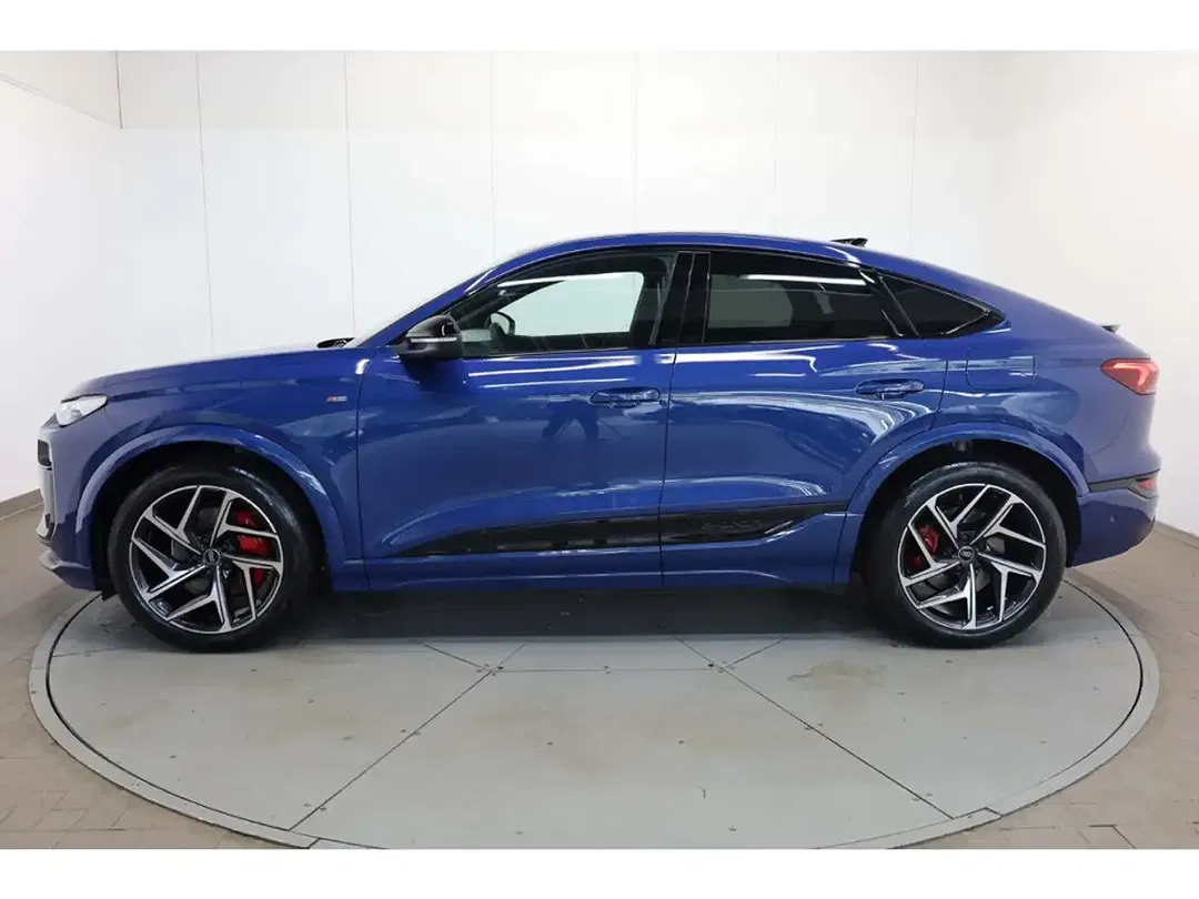 Audi Q6 e-tron - Thumbnail 4