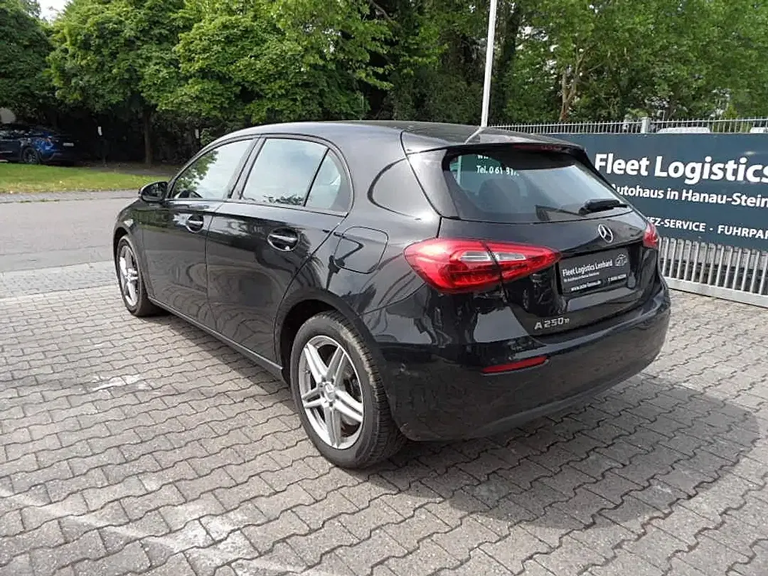 Mercedes-Benz A 250 - Thumbnail 4