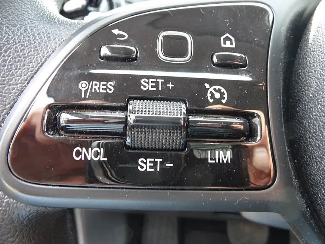 Mercedes-Benz A 250 - Thumbnail 8
