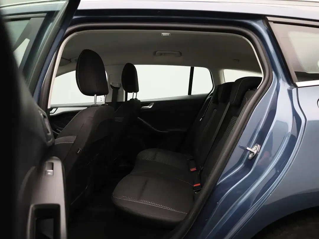 Ford Focus - Thumbnail 12
