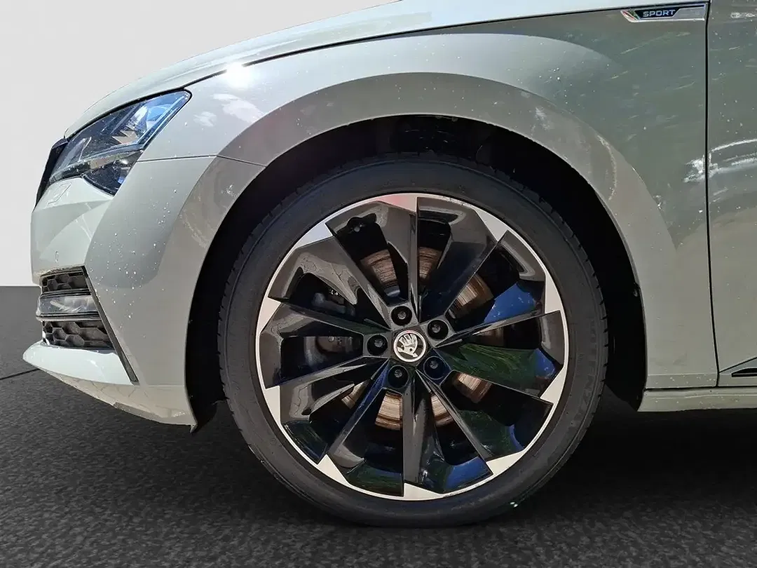 Skoda Superb - Thumbnail 3