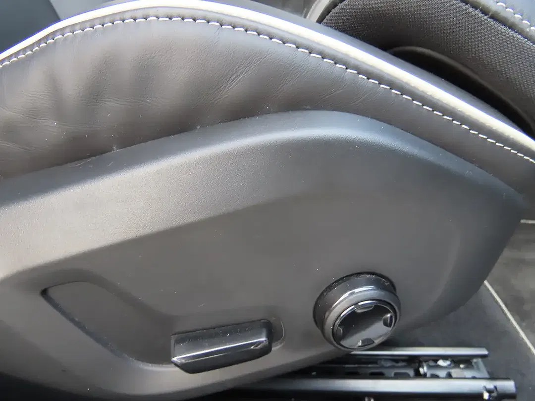 Volvo S60 - Thumbnail 7