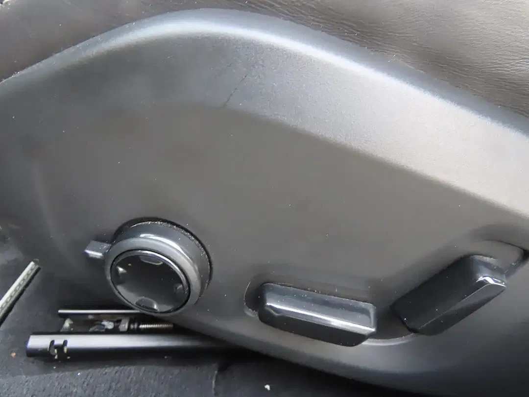 Volvo S60 - Thumbnail 9