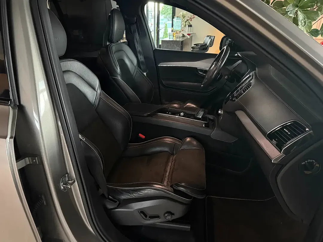Volvo XC90 - Thumbnail 10