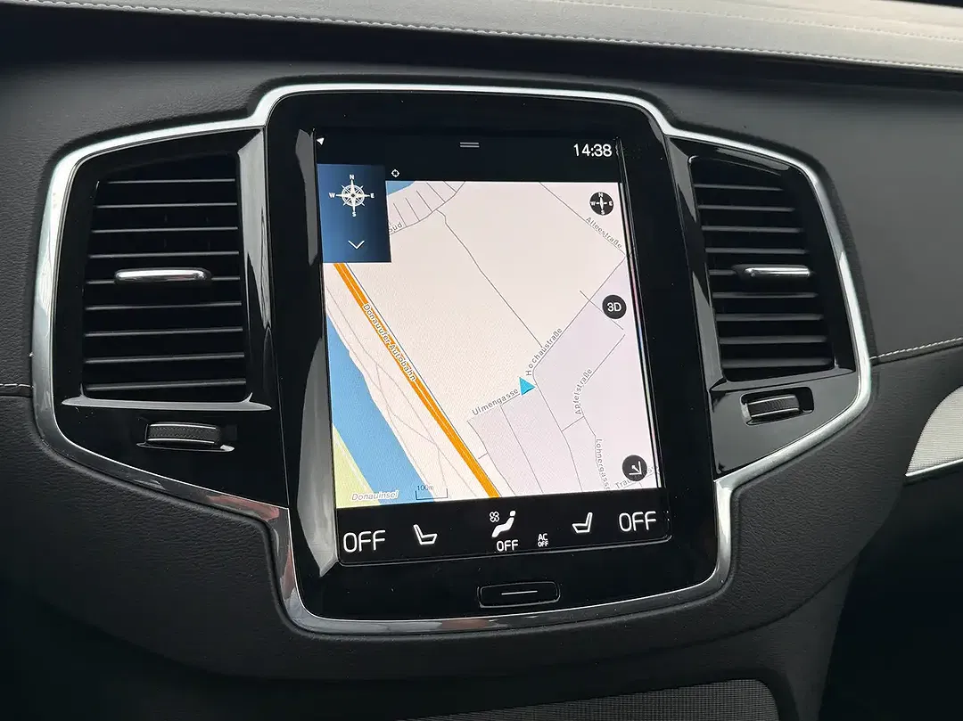 Volvo XC90 - Thumbnail 12
