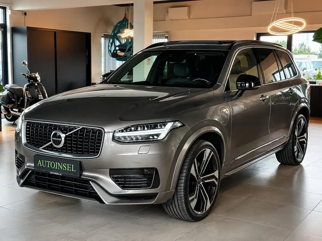 Volvo XC90 - Thumbnail 2