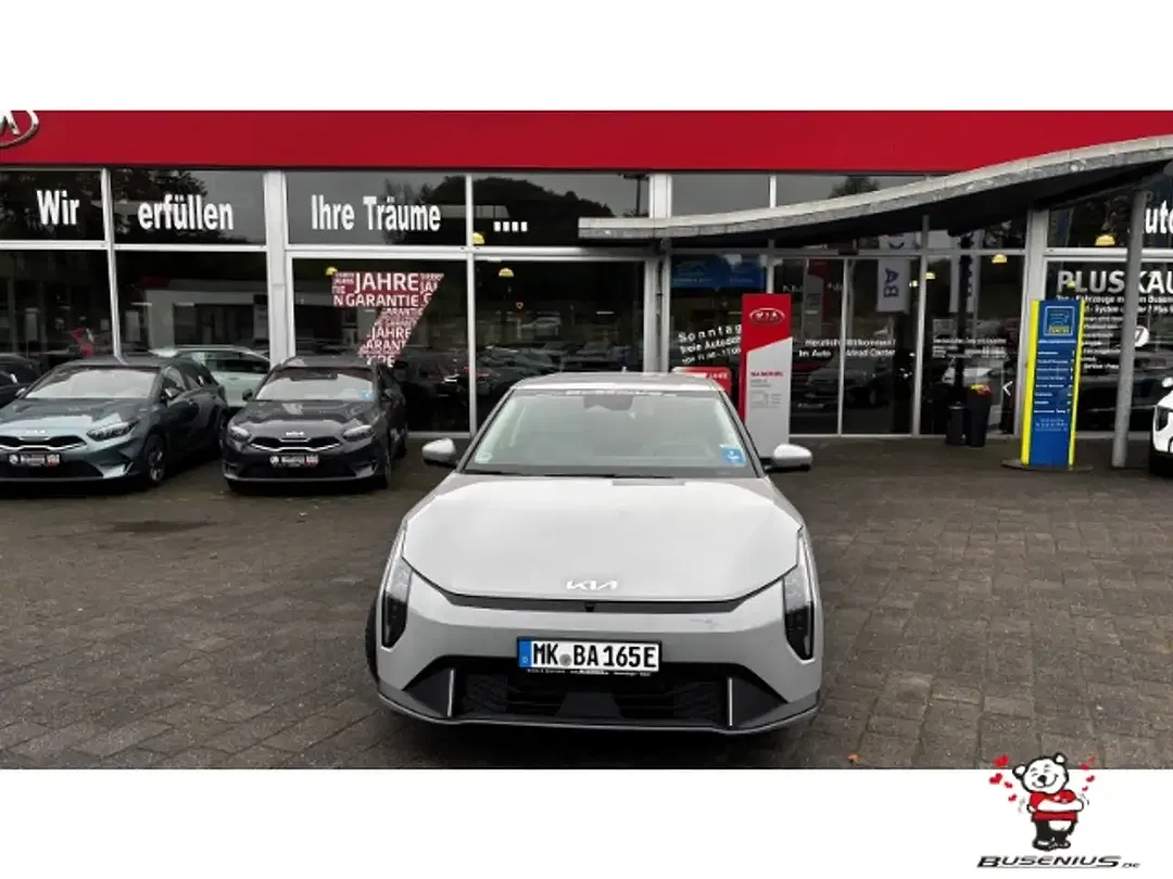 Kia EV4 - Thumbnail 2