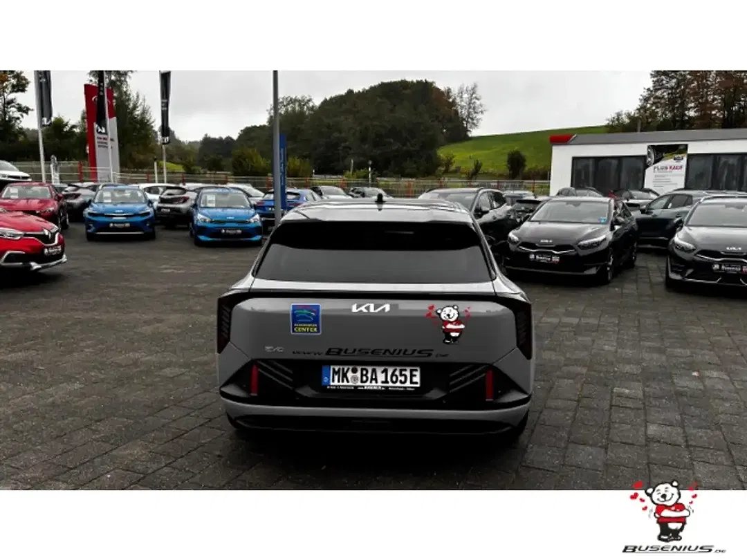 Kia EV4 - Thumbnail 4