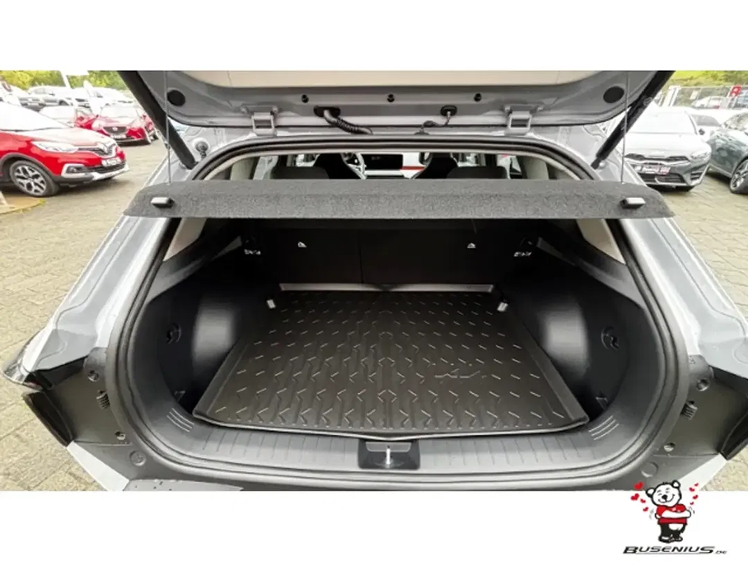 Kia EV4 - Thumbnail 5