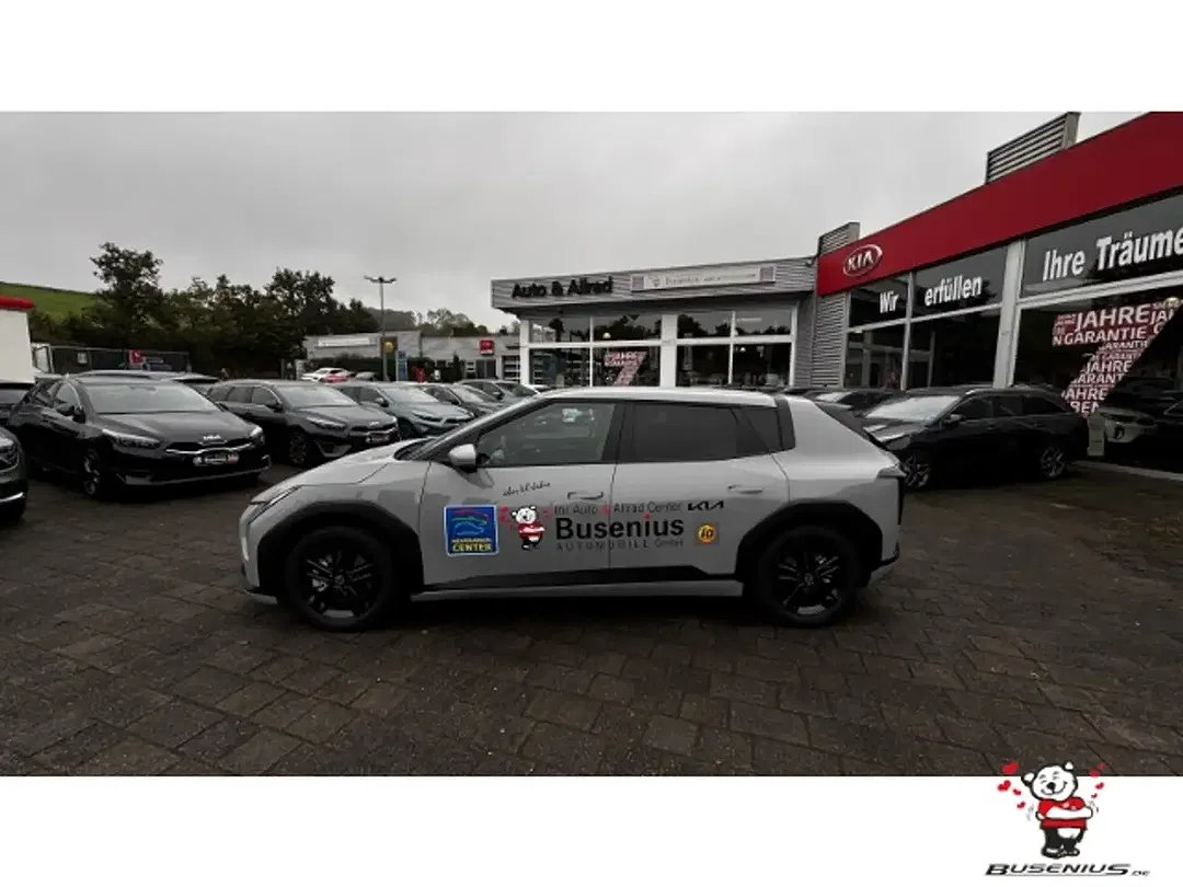Kia EV4 - Thumbnail 6
