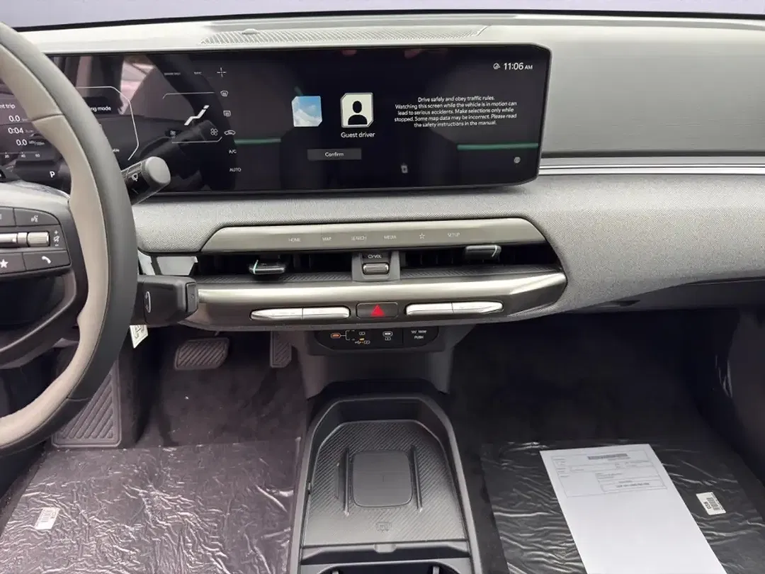 Kia EV4 - Thumbnail 11