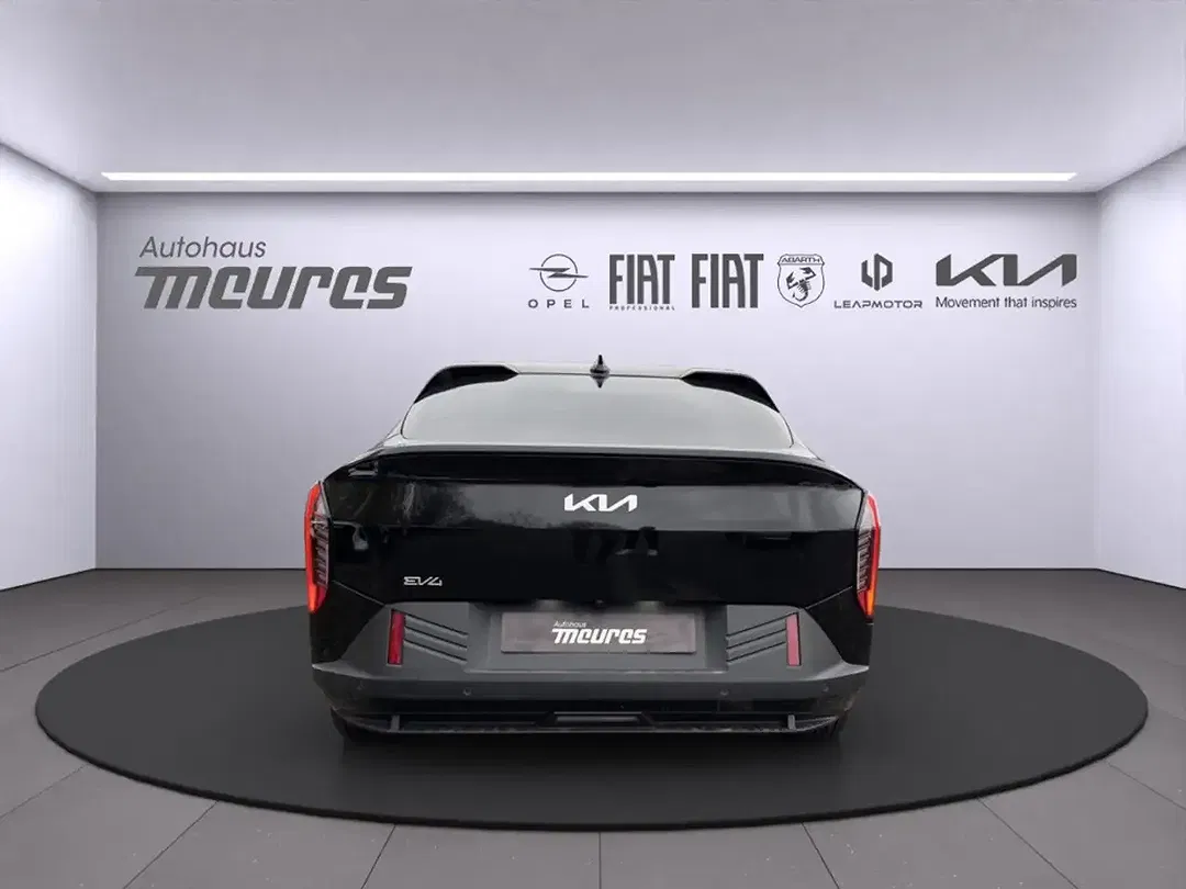 Kia EV4 - Thumbnail 3