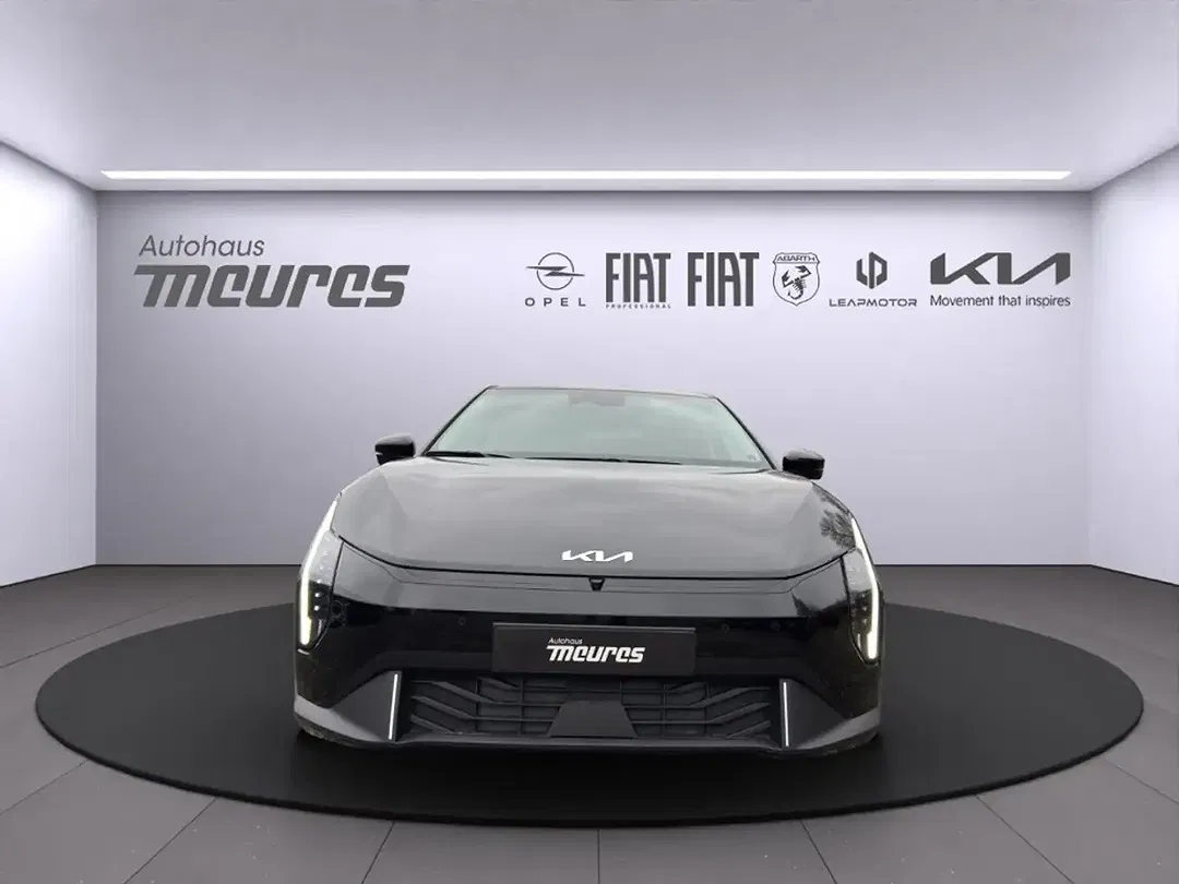Kia EV4 - Thumbnail 6