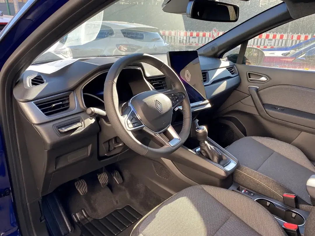 Renault Captur - Thumbnail 9
