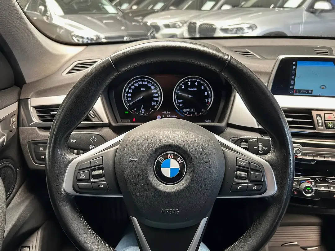 BMW X1 - Thumbnail 9