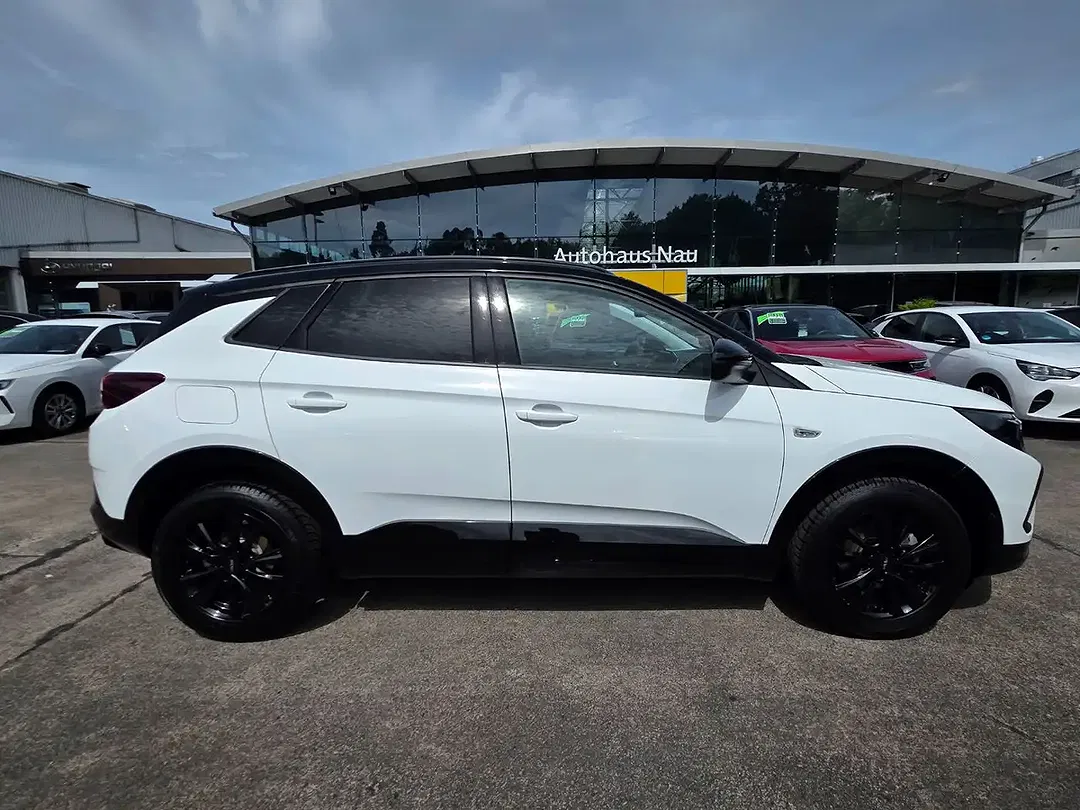 Opel Grandland - Thumbnail 2
