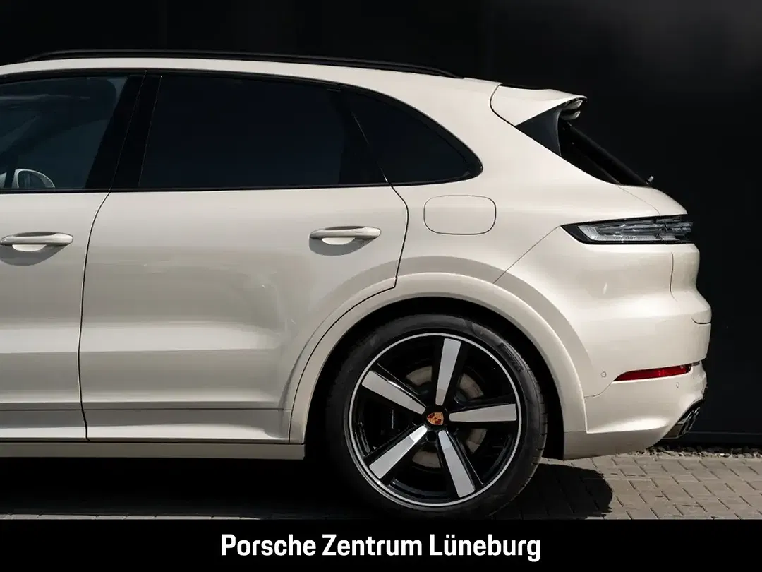 Porsche Cayenne - Thumbnail 13