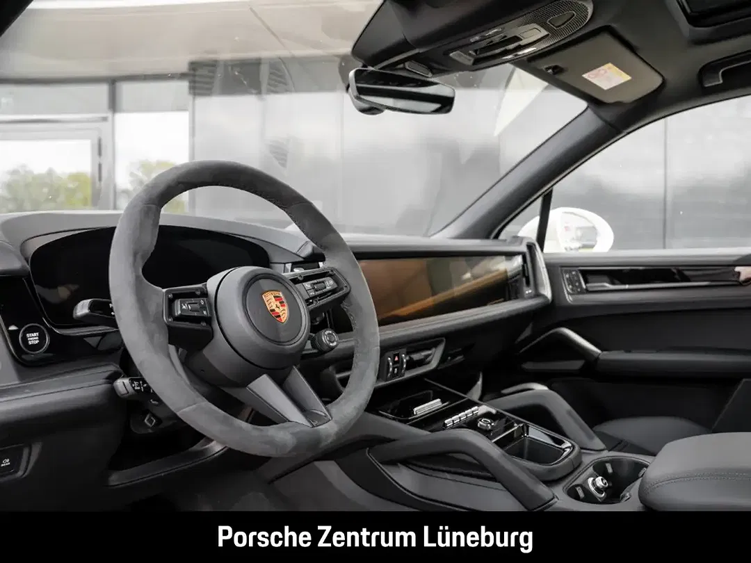 Porsche Cayenne - Thumbnail 4