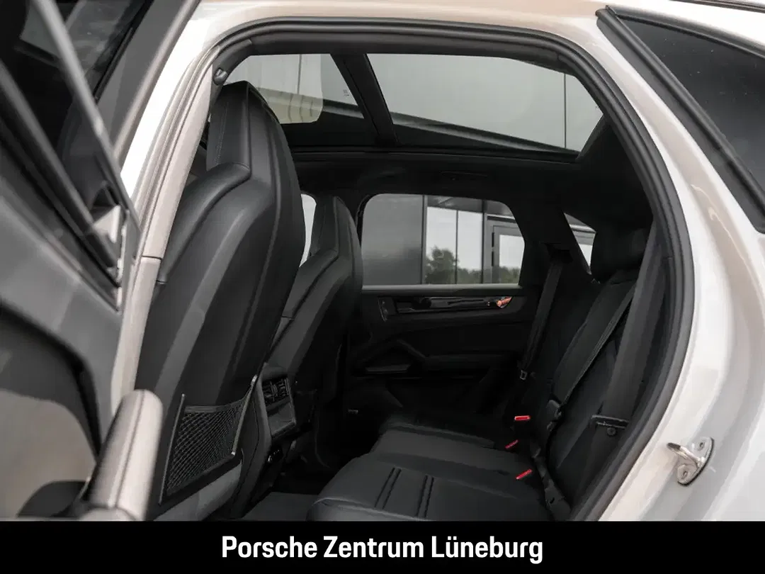 Porsche Cayenne - Thumbnail 6