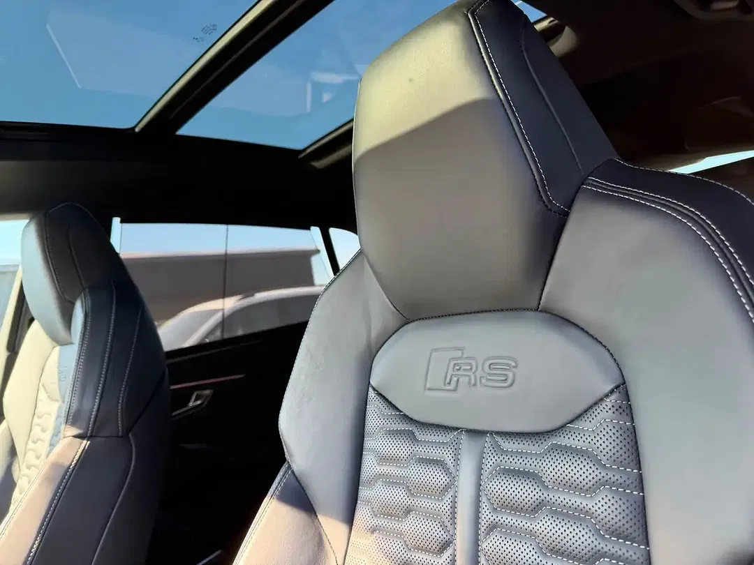 Audi RS Q8 - Thumbnail 11