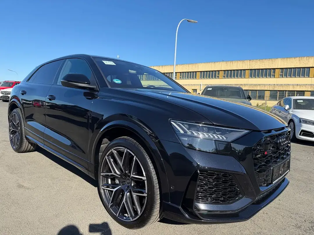 Audi RS Q8 - Thumbnail 3