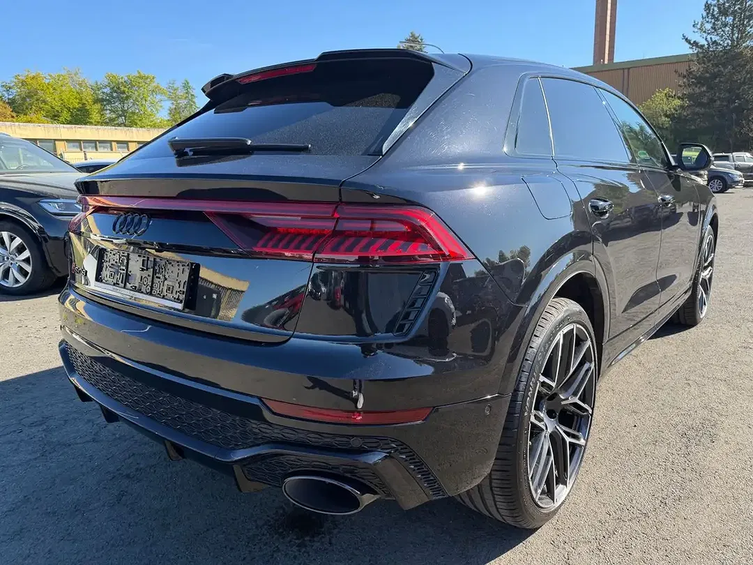 Audi RS Q8 - Thumbnail 5