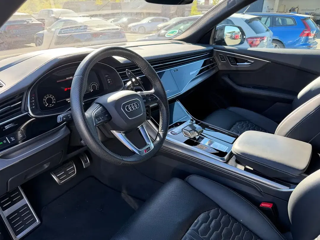 Audi RS Q8 - Thumbnail 9