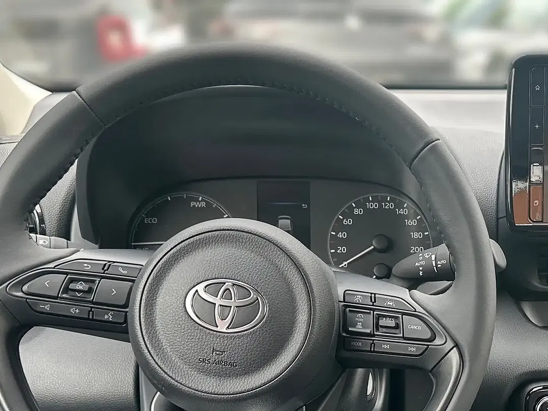 Toyota Yaris - Thumbnail 10
