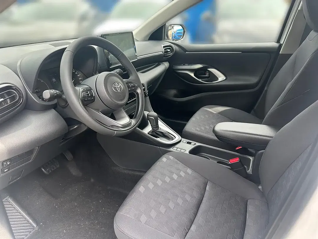 Toyota Yaris - Thumbnail 13