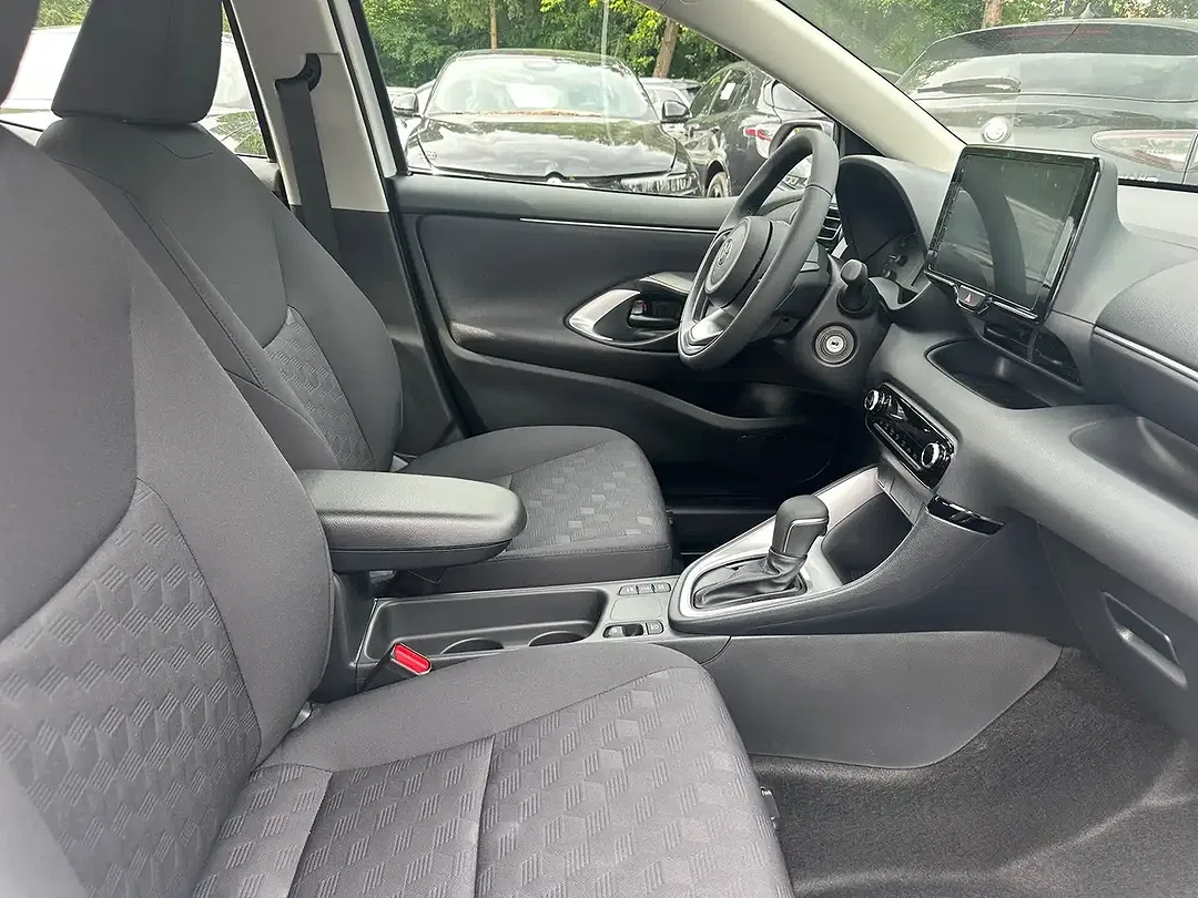 Toyota Yaris - Thumbnail 14
