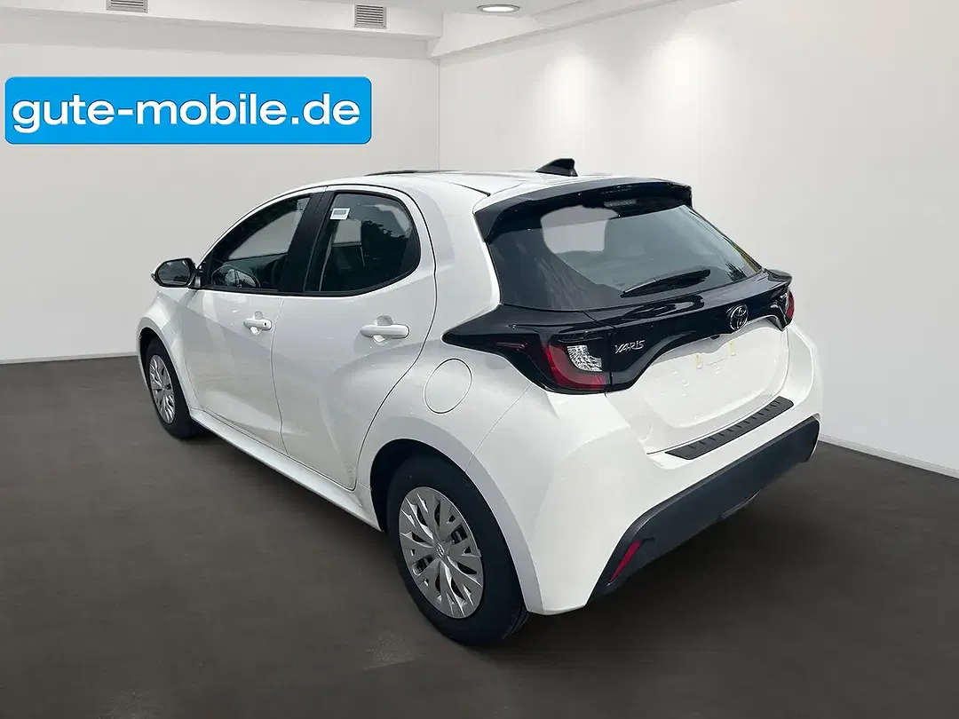 Toyota Yaris - Thumbnail 5