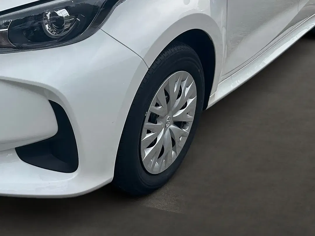 Toyota Yaris - Thumbnail 8