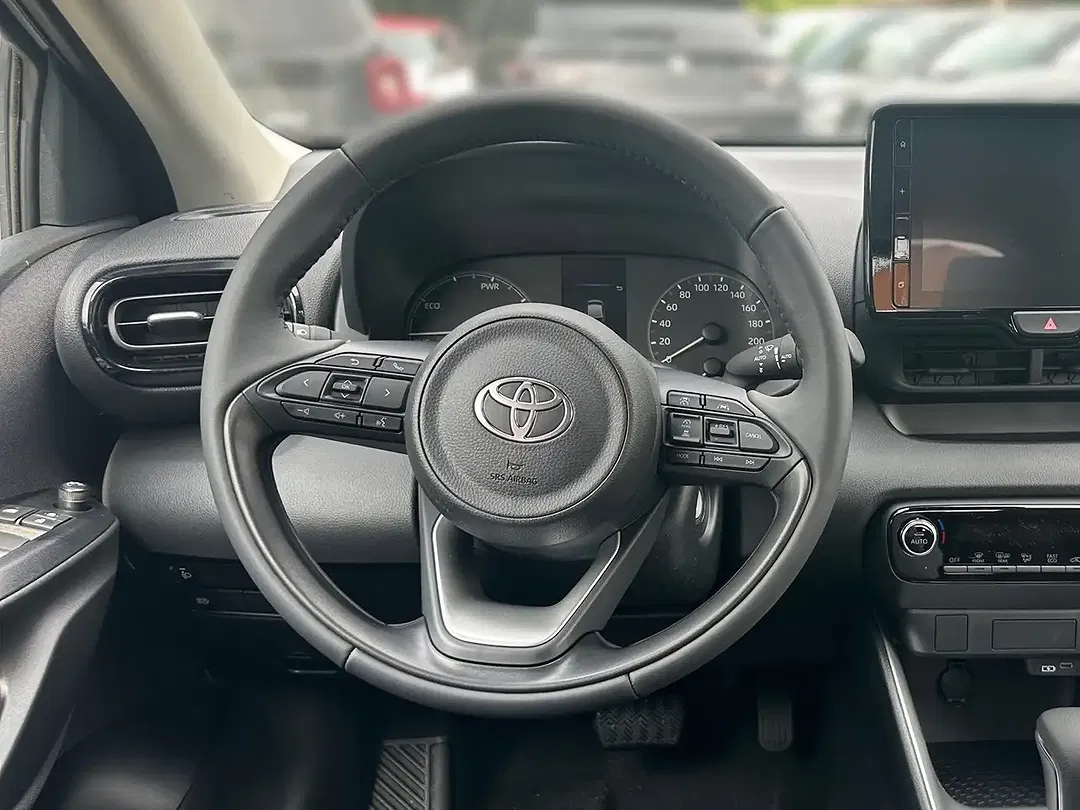 Toyota Yaris - Thumbnail 9