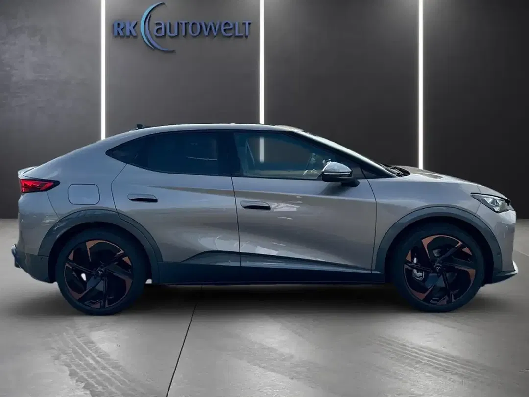 CUPRA Tavascan - Thumbnail 3