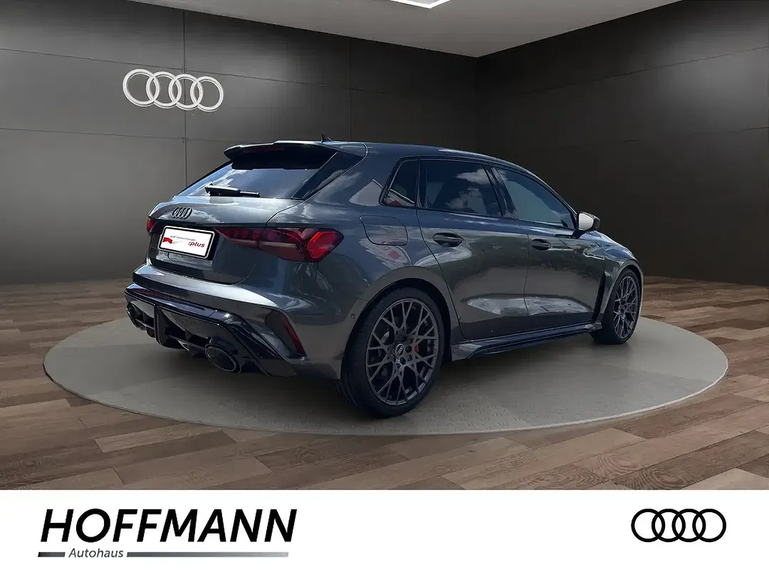 Audi RS3 - Thumbnail 5