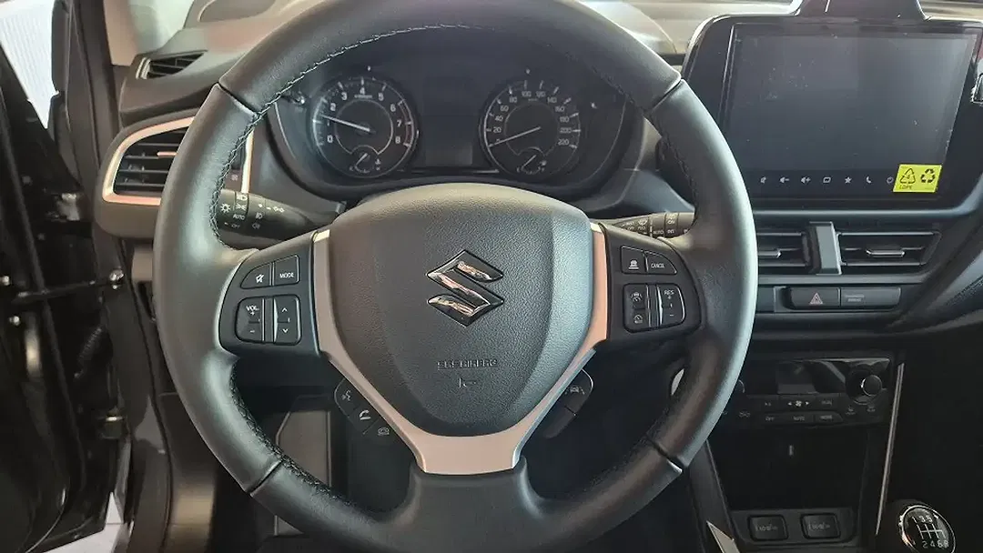 Suzuki S-Cross - Thumbnail 12
