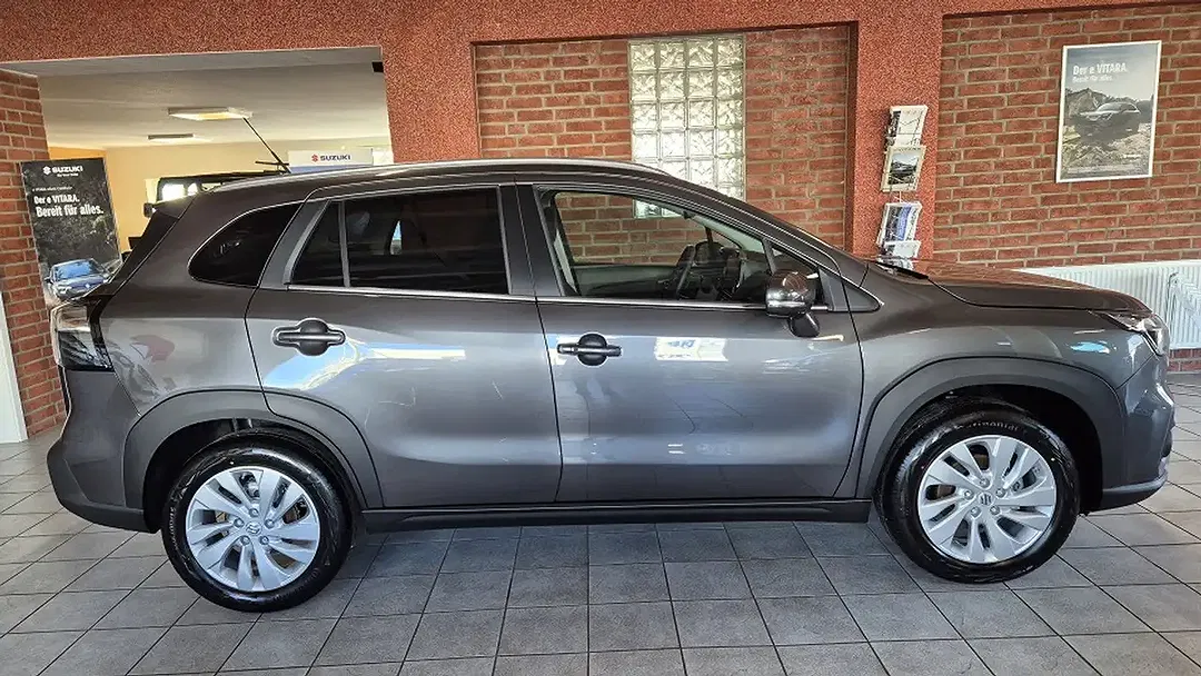 Suzuki S-Cross - Thumbnail 3