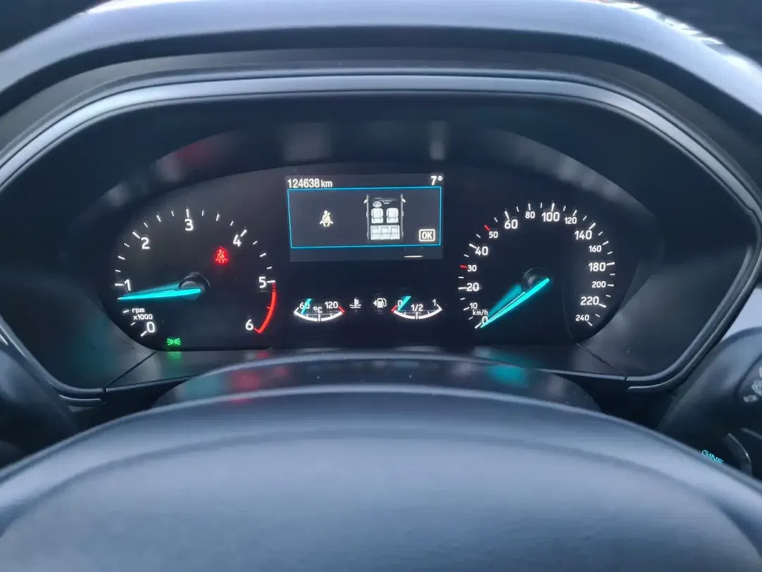 Ford Focus - Thumbnail 8