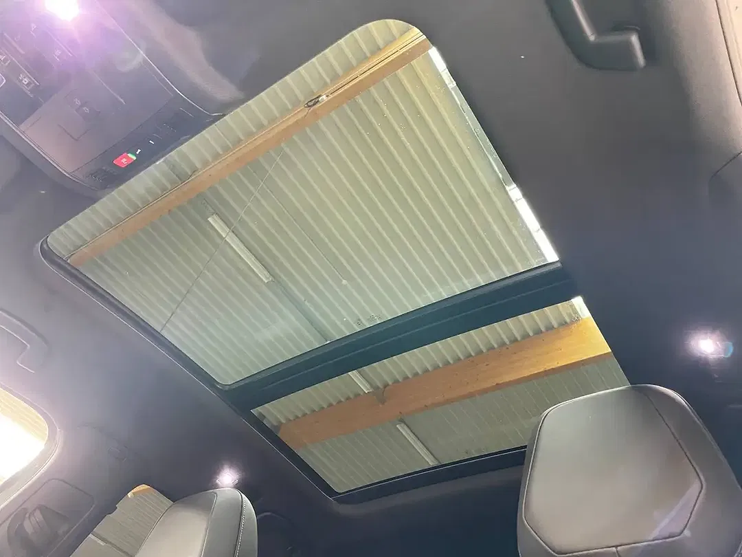 Volkswagen T-Roc - Thumbnail 14
