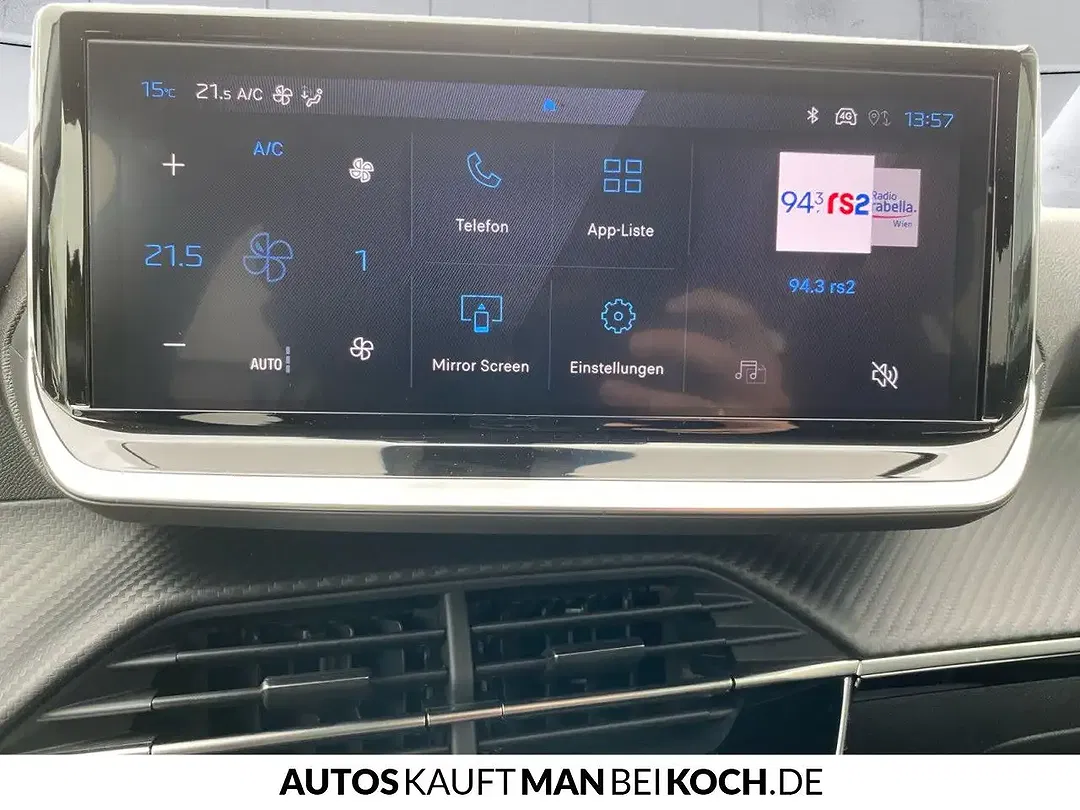 Peugeot 208 - Thumbnail 11