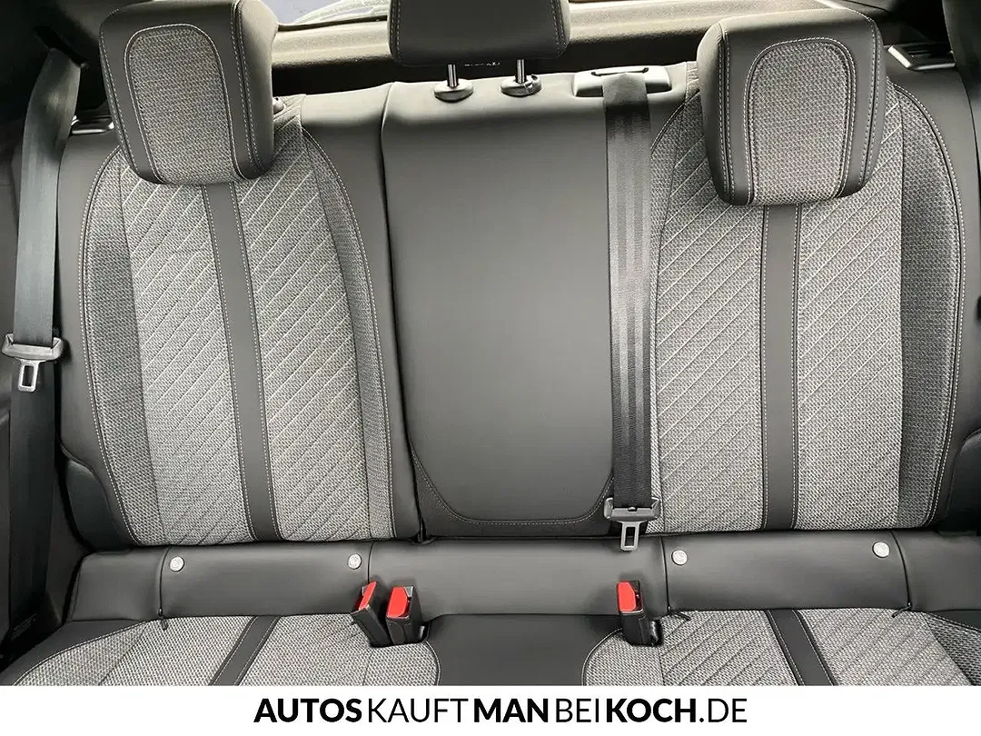 Peugeot 208 - Thumbnail 6