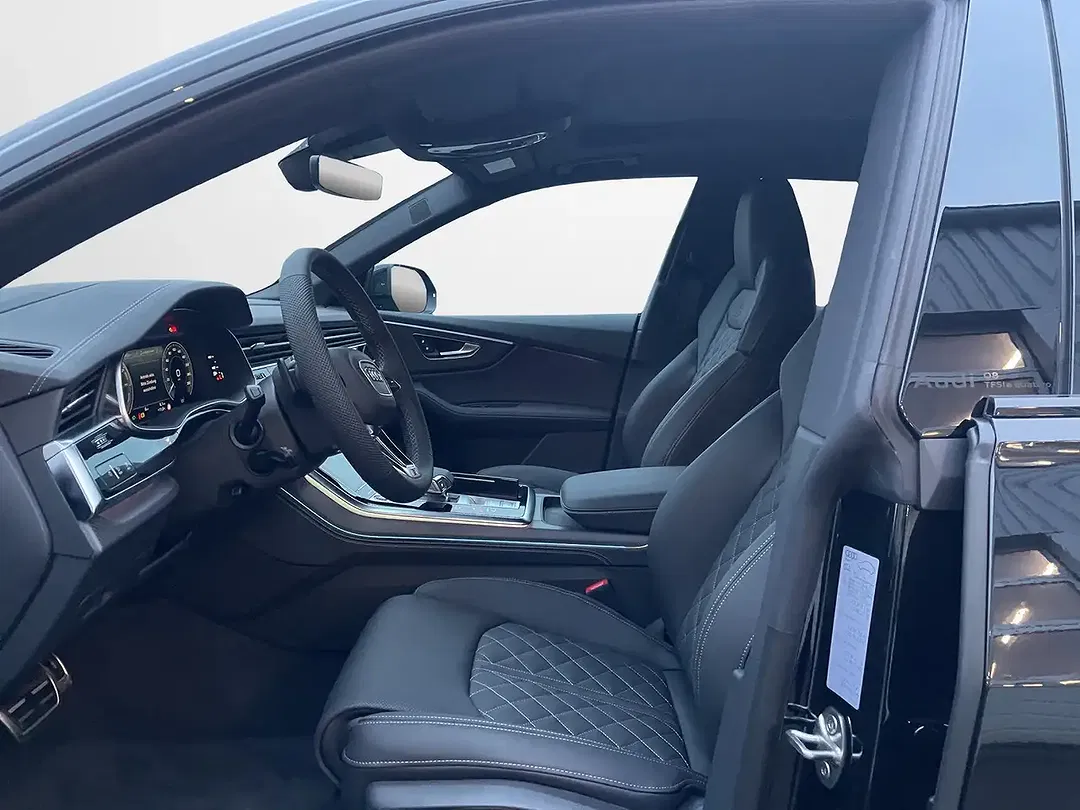 Audi Q8 - Thumbnail 6