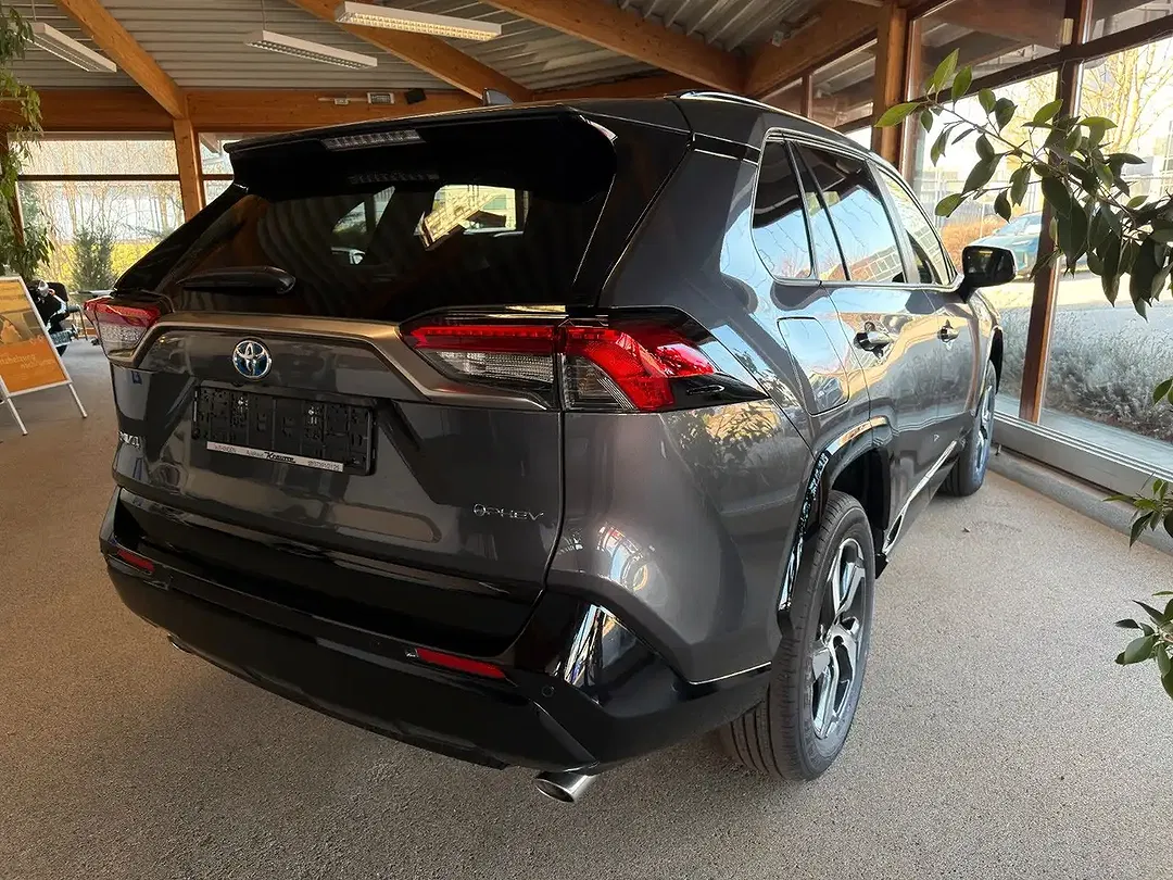 Toyota RAV 4 - Thumbnail 11