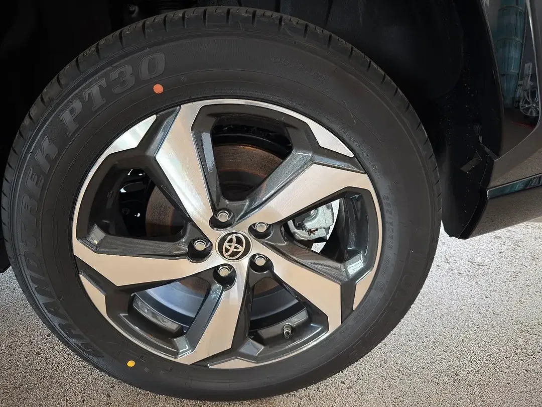Toyota RAV 4 - Thumbnail 14