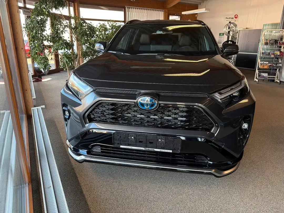 Toyota RAV 4 - Thumbnail 3