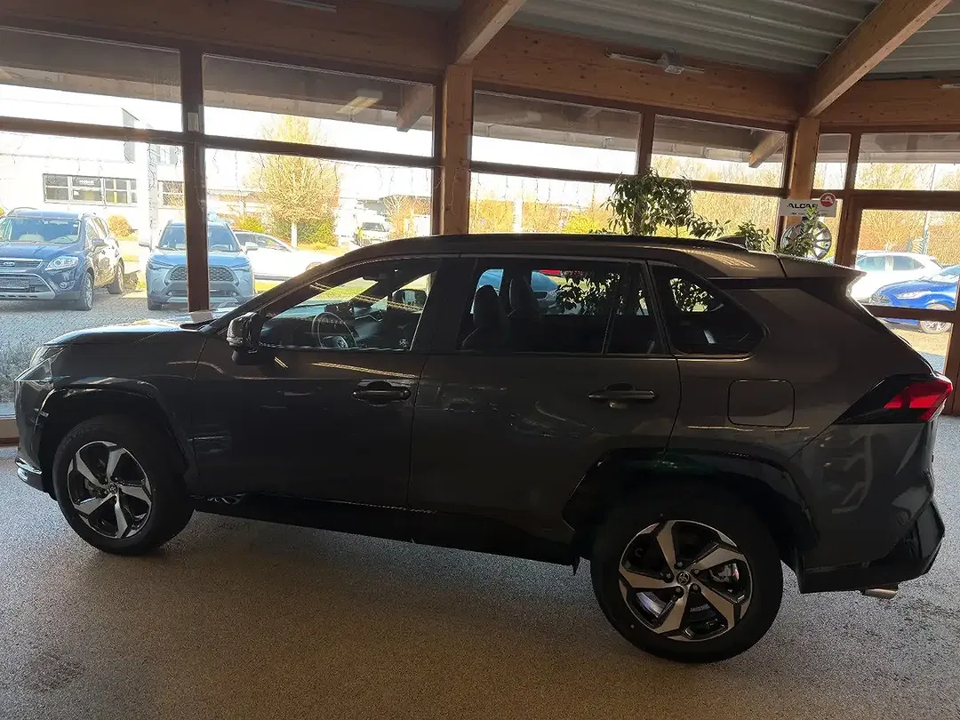 Toyota RAV 4 - Thumbnail 6