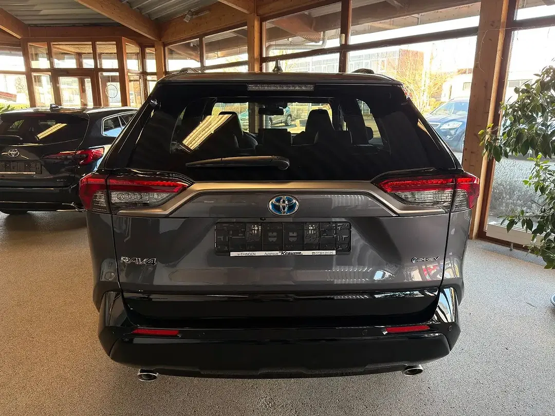 Toyota RAV 4 - Thumbnail 8
